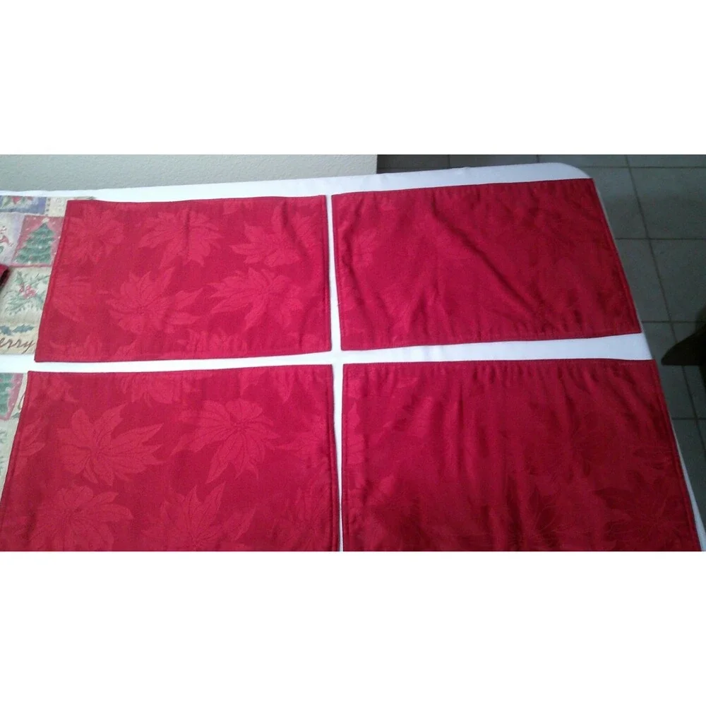 Christmas Table Cloth & Placemats 54